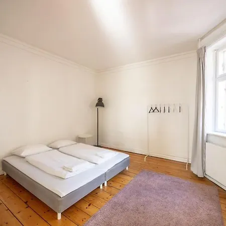 Apartment White Douplex Charm: Big Flat In The City Centre