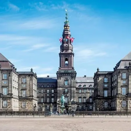 White Douplex Charm: Big Flat In The City Centre Apartment Kopenhagen