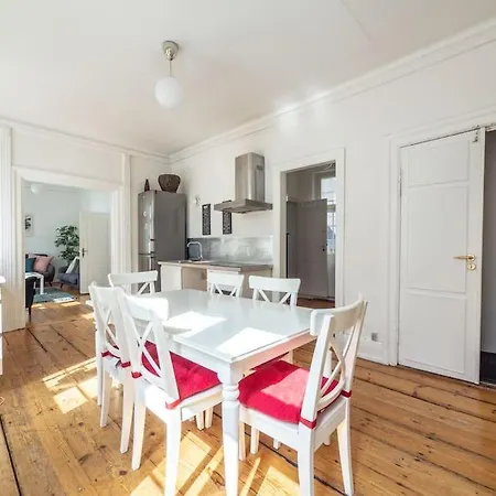 Apartment White Douplex Charm: Big Flat In The City Centre Copenhagen